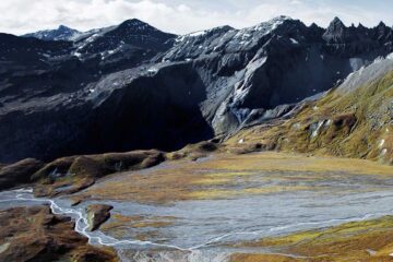 Machen Sie Ferien zuhause - zum Beispiel in Graubünden und entdecken Sie die Tektonikarena Sardona.