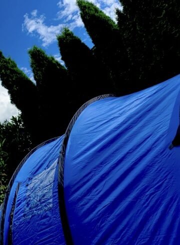 Ein Zelt im Garten - unsere Ideen für spannende Ferien zuhause